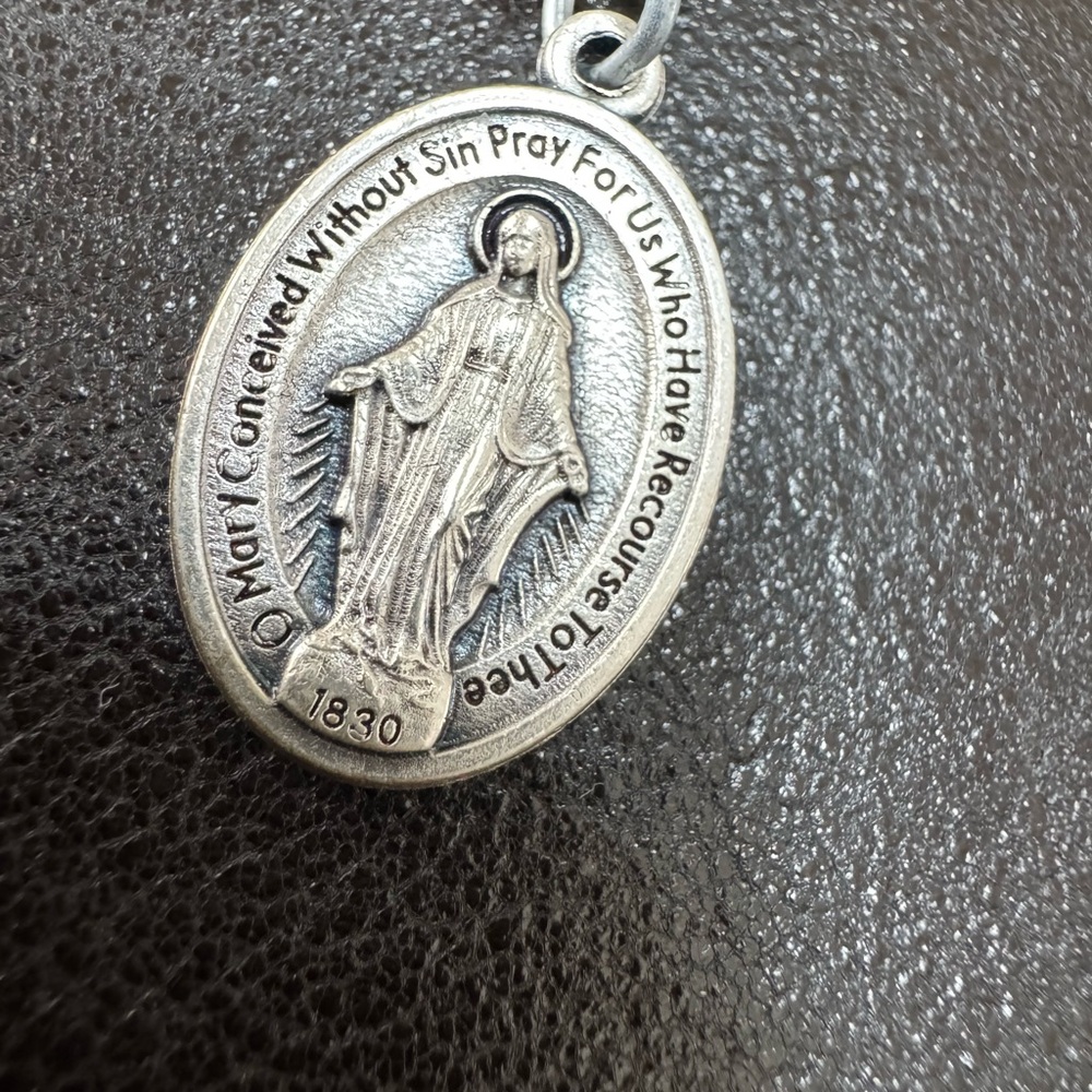 Medal Pendant Necklace in Antique Silver Tone, NWT, 24 inch.